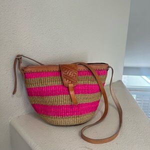 African hand woven buckle style rafia bag‎